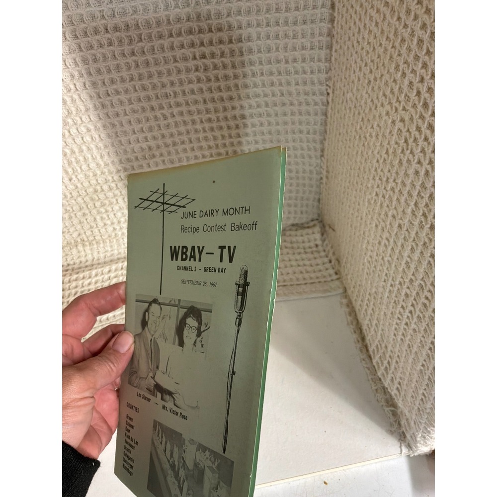 Vintage 1967 WBAY-TV June Dairy Month Recipe Contest Bakeoff Booklet Green Green